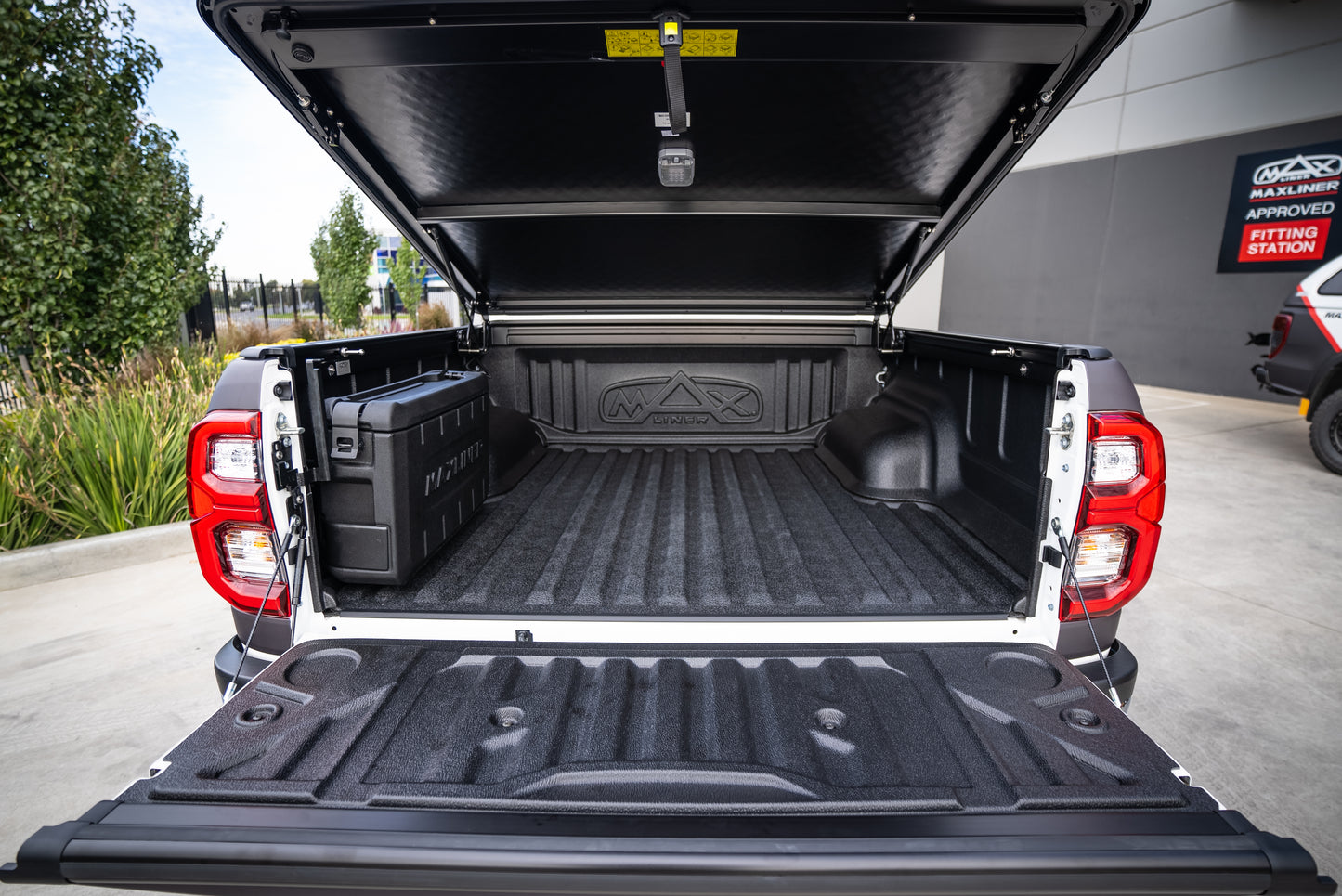 2015+ Toyota Hilux 5 piece Tub Liner